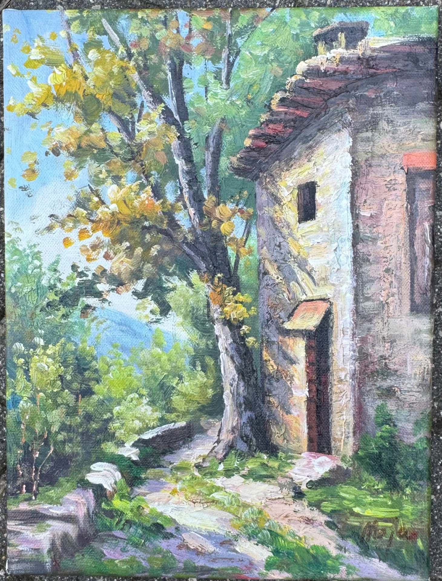 Stary dom przy ścieżce